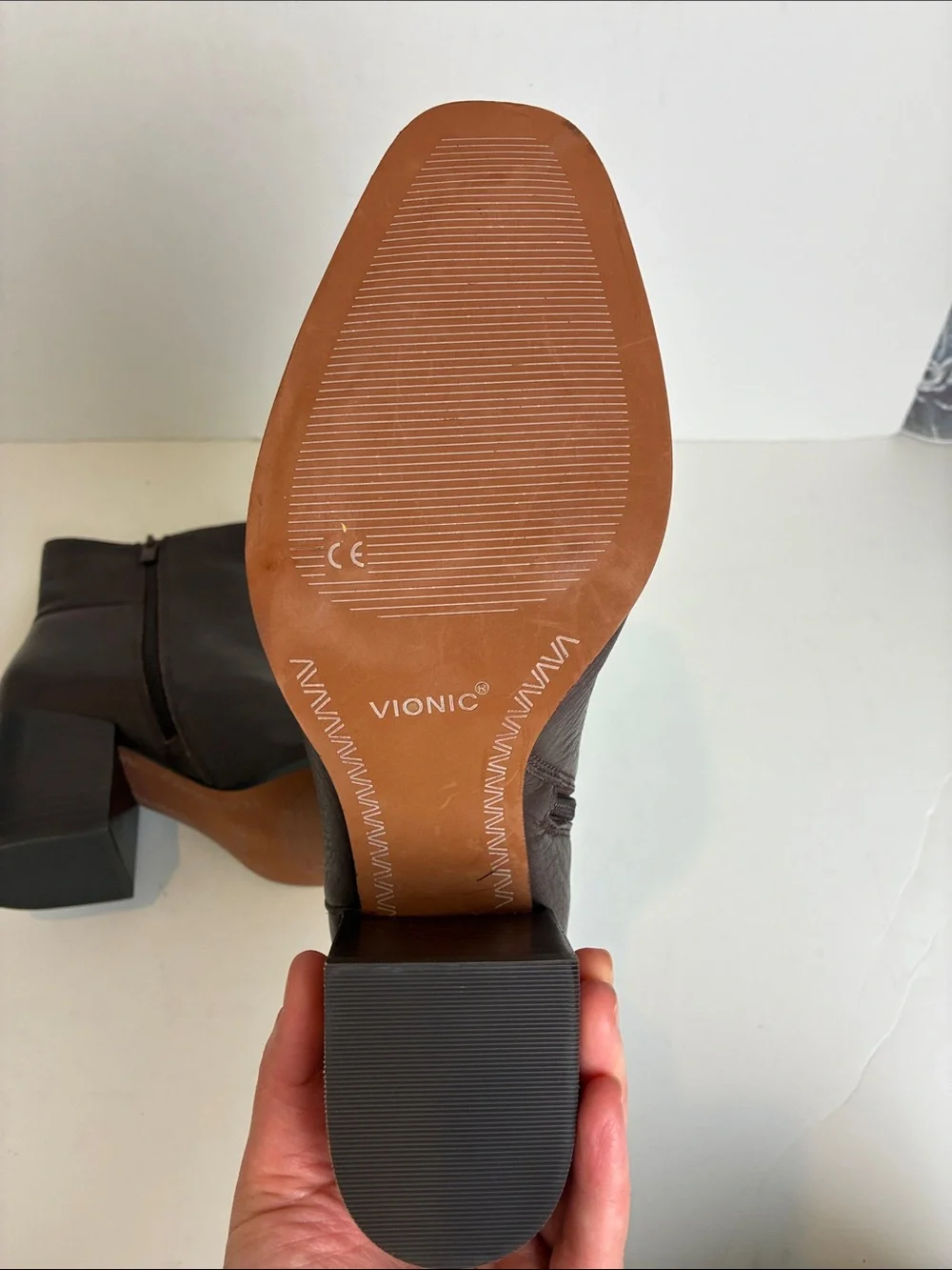 Vionic vynn heeled